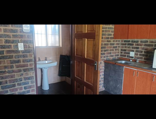 3 BEDROOM HOUSE FOR SALE IN HENLEY ON KLIP